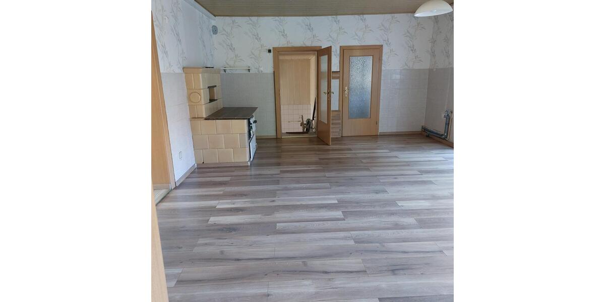 Erdgeschoßwohnung Mockrehna - 3 Zimmer, 100 m&sup2;, 130.000&euro; | Angebot:23065198