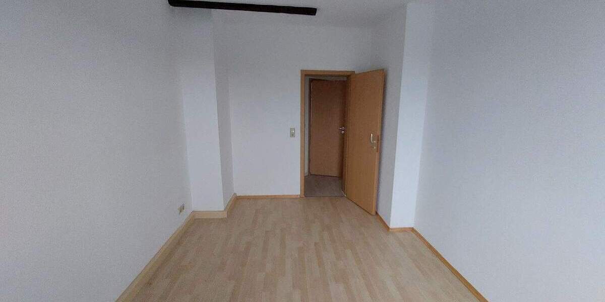 Zimmer Halle (Saale) Damaschkestraße - 3 Zimmer, 94 m&sup2;, 685&euro; | Angebot:25770429