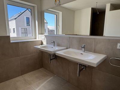 Reihenhaus Köfering - 5 Zimmer, 150 m&sup2;, 1.900&euro; | Angebot:27613240