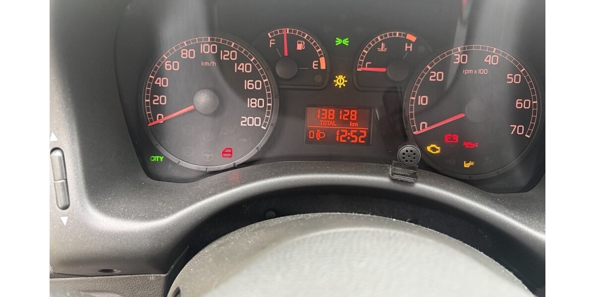 Fiat Punto 138.128 km 1.350 &euro; Köln 50667