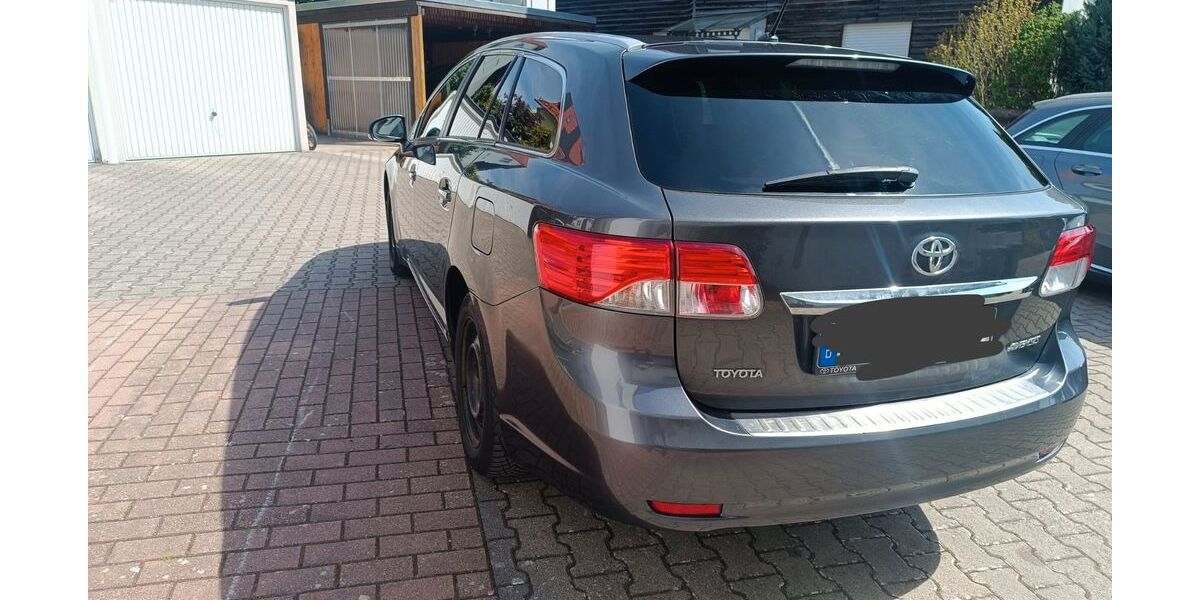Toyota Avensis 200.500 km 6.200 &euro; Jettingen 71131