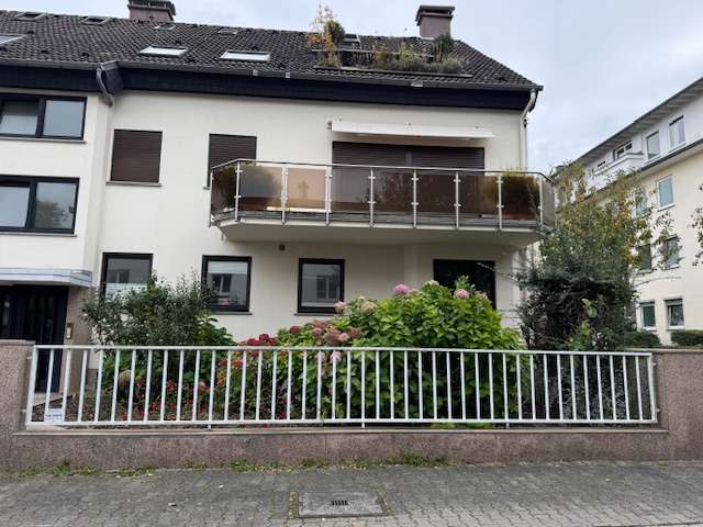 Etagenwohnung Frankfurt Ginnheim - 3 Zimmer, 104 m&sup2;, 1.690&euro; | Angebot:26327119