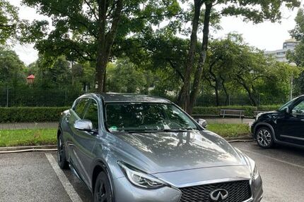 INFINITI Q30 150.000 km 9.300 &euro; München 81735