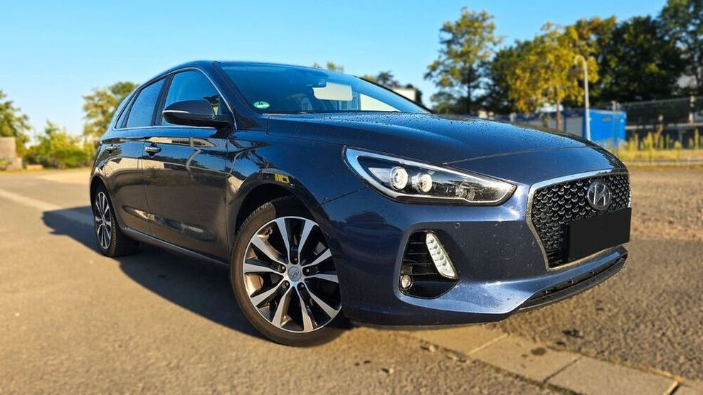 i30