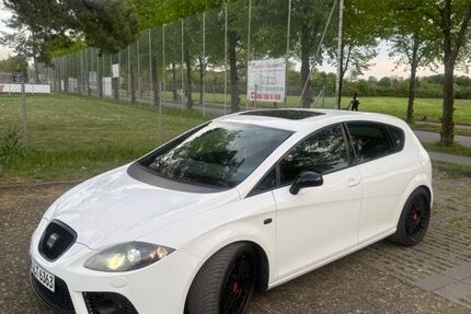 Seat Leon 150.000 km 9.900 &euro; München 80933