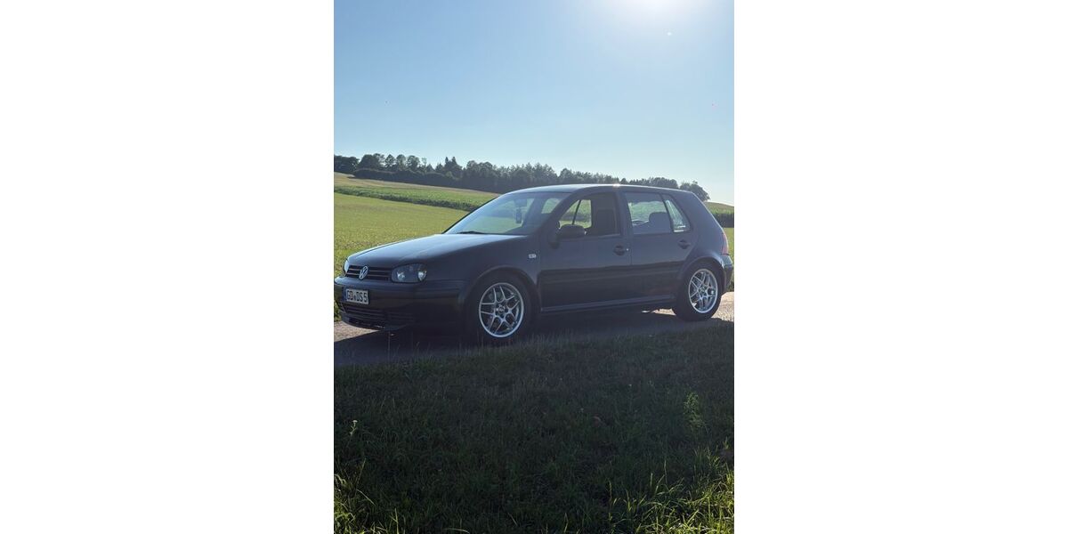 VW Golf 271.000 km 2.500 &euro; Hausen 87775
