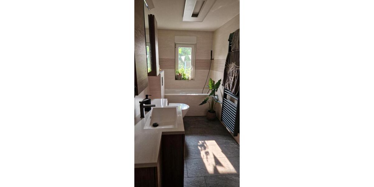 Einfamilienhaus Wermelskirchen - 8 Zimmer, 170 m&sup2;, 460.000&euro; | Angebot:26066033