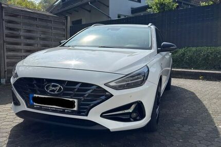 Hyundai i30 84.241 km 18.599 &euro; Köln 50931