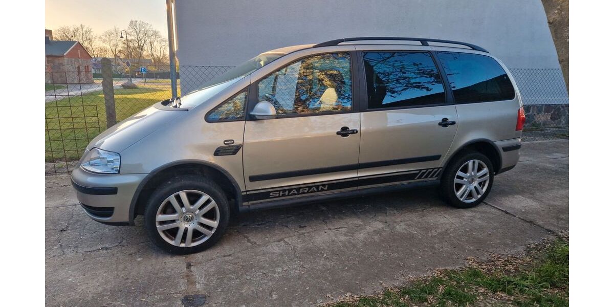 VW Sharan 261.000 km 3.100 &euro; Rothenklempenow 17321