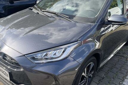 Toyota Yaris 4.989 km 20.990 &euro; Dessau 06847