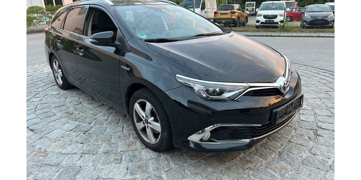 Toyota Auris 127.500 km 11.999 &euro; Kirchheim 85551