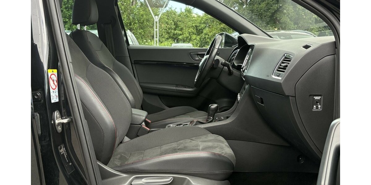 Seat Ateca FR KAMERA/NAVI/CARPLAY/KEYLESS/SHZ/AHK/DSG 113.916 km 16.900 &euro; Villingen-Schwenningen 78054
