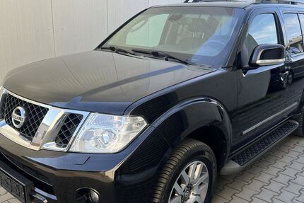 Nissan Pathfinder 138.000 km 16.999 &euro; berlin 12305