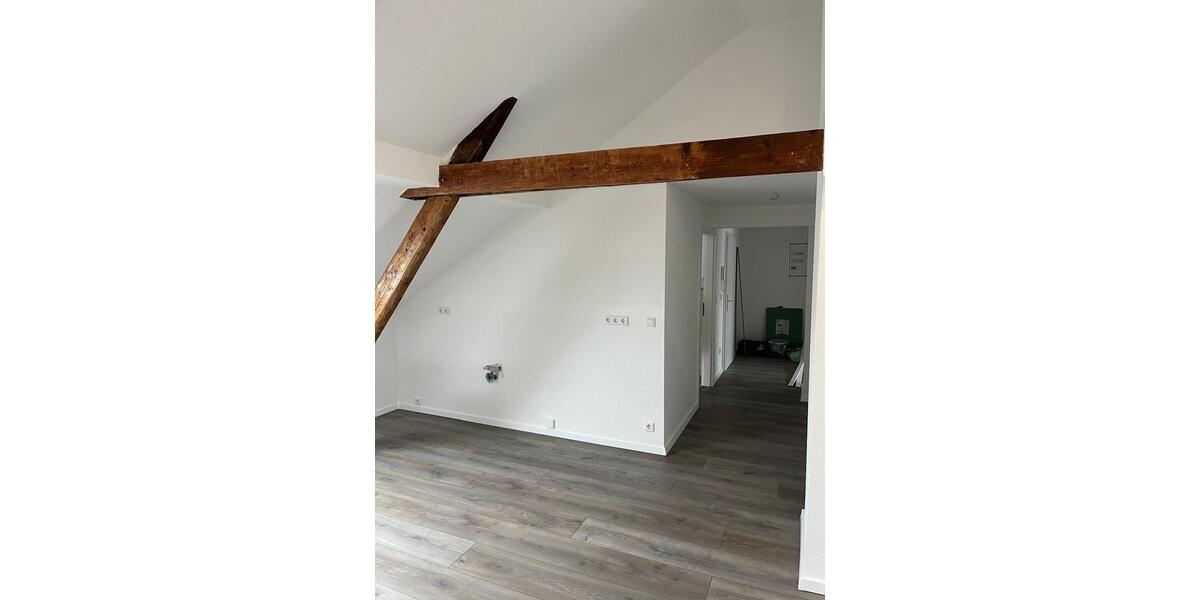 Dachgeschoßwohnung Krefeld Cracau - 3 Zimmer, 63 m&sup2;, 135.000&euro; | Angebot:26184839