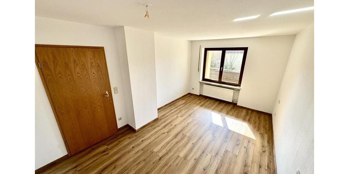 Doppelhaushälfte Augsburg Lechhausen - 6.5 Zimmer, 152 m&sup2;, 1.950&euro; | Angebot:26338323