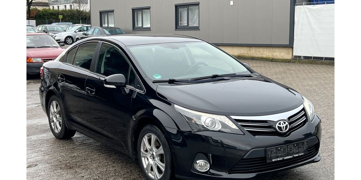 Toyota Avensis 220.340 km 7.950 &euro; Bornheim 53332
