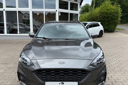 Ford Focus 82.300 km 14.890 &euro; Bückeburg 31675