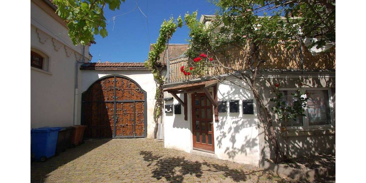 Wohnen wo andere Urlaub machen: Mehrgenerationenhaus in beliebter Lage 1 zimmer