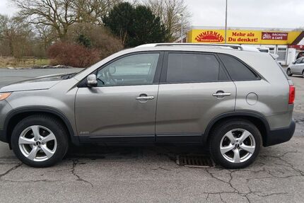 Kia Sorento 220.000 km 6.900 &euro; Leer 26789