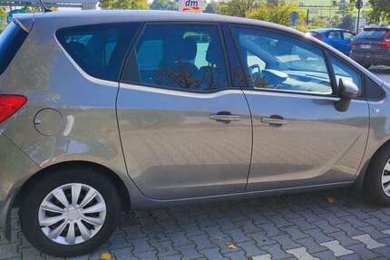 Opel Meriva 104.000 km 5.490 € Bad Abbach 93077