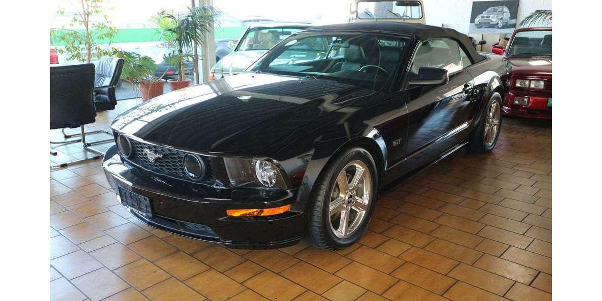 Ford Mustang 43.508 km 25.990 &euro; Paderborn Schloß-Neuhaus 33104