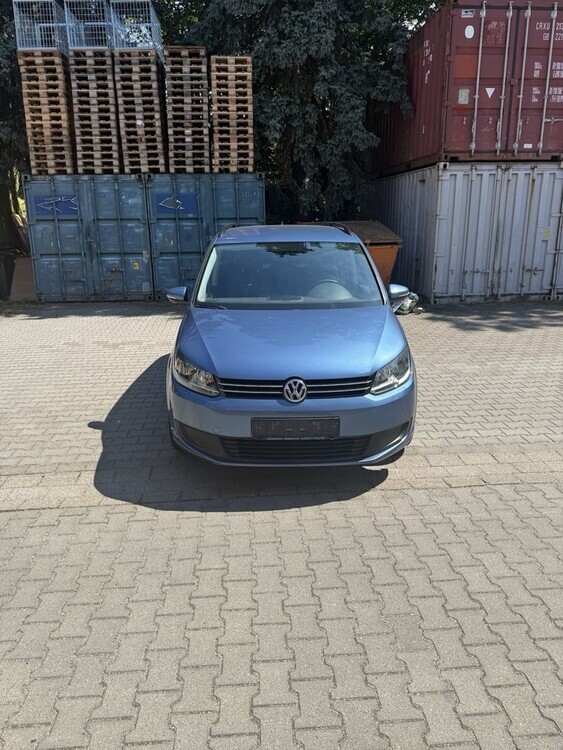 VW Touran 142.500 km 5.750 € Berlin 10178