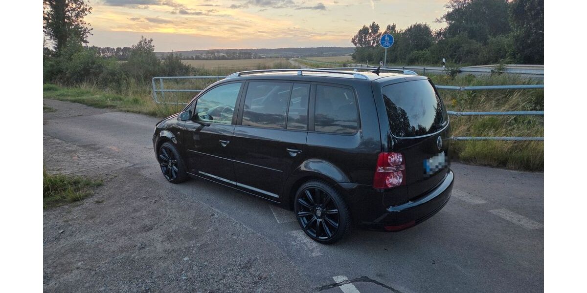 VW Touran 161.200 km 8.950 &euro; Halberstadt 38820