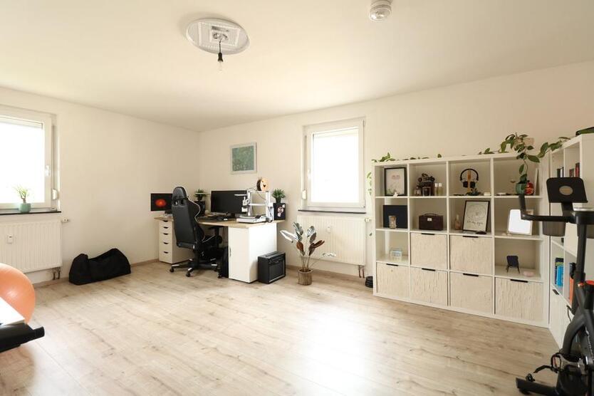 Charmante 3,5-Zimmer-Wohnung mit EBK und Balkon *Provisionsfrei* zimmer