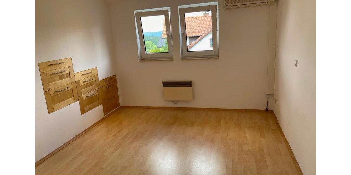 Dachgeschoßwohnung Mörlenbach - 2 Zimmer, 70 m&sup2;, 640&euro; | Angebot:25902133
