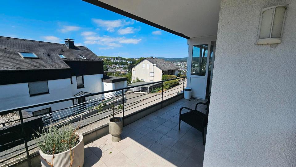 Terrassenwohnung Meschede - 3 Zimmer, 110 m&sup2;, 250.000&euro; | Angebot:27155510