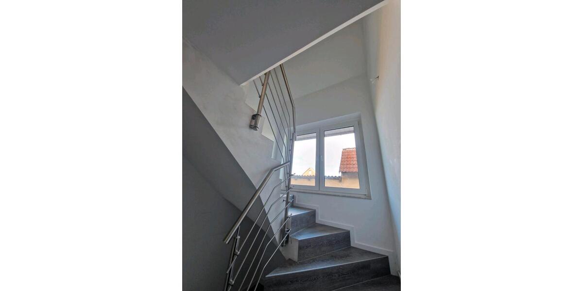 Einfamilienhaus Lotte - 8 Zimmer, 270 m&sup2;, 1.700&euro; | Angebot:25563059