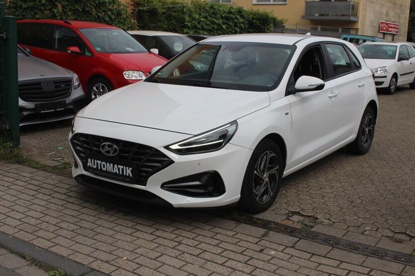 i30