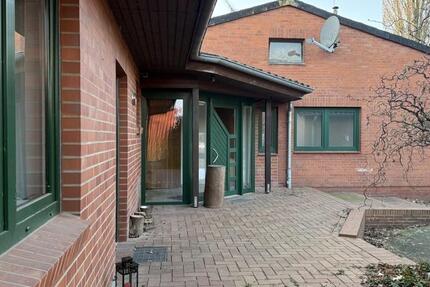 Haus Liebenau - 5 Zimmer, 170 m&sup2;, 1.200&euro; | Angebot:24748977