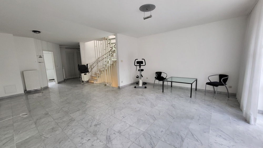 Wieder verfügbar! RMH mit Garage, 2 Balkonen, Garten und Terrasse - Reihenmittelhaus Wiesbaden Klarenthal | Angebot:25972229