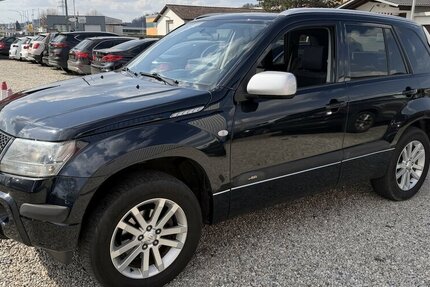 Suzuki Grand Vitara 2.0i Club Navi SHZ AHK 159.600 km 3.590 &euro; Altdorf 84032