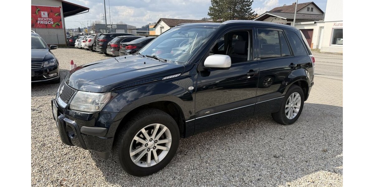 Suzuki Grand Vitara 2.0i Club Navi SHZ AHK 159.600 km 3.590 &euro; Altdorf 84032
