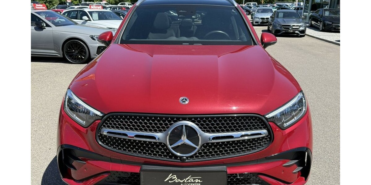 Mercedes-Benz GLC 300 d AMG/PANORAMA/4-MATIC/NAVI/MBUX/1.HAND 39.620 km 49.900 &euro; Villingen-Schwenningen 78054