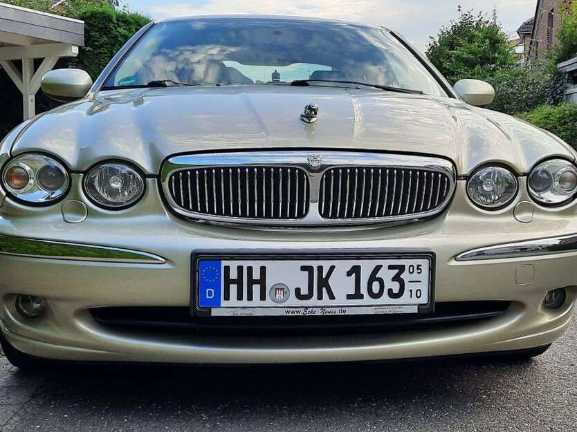 Jaguar X-Type 111.000 km 5.750 € Hamburg 22523