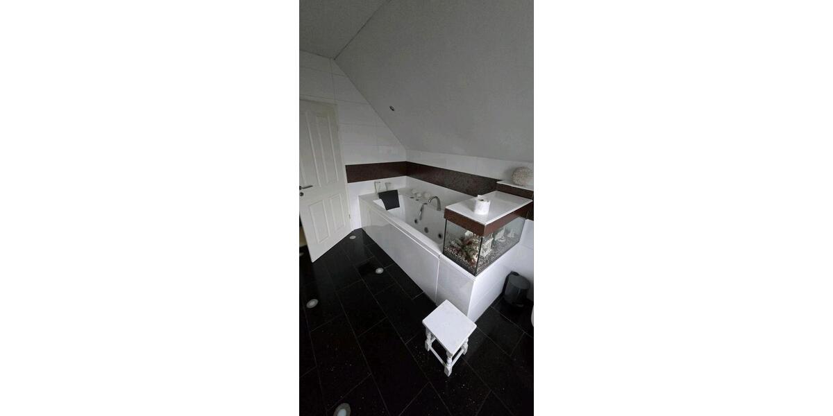 Einfamilienhaus Gütersloh - 6 Zimmer, 141 m&sup2;, 1.500&euro; | Angebot:25384128