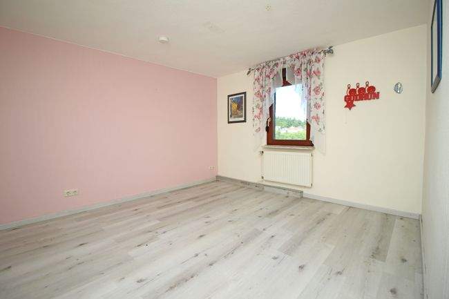 Einfamilienhaus Solms Oberndorf - 7 Zimmer, 224 m&sup2;, 400.000&euro; | Angebot:25662020