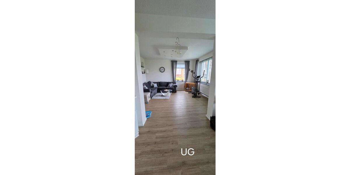 Einfamilienhaus Wesselburen - 11 Zimmer, 250 m&sup2;, 399.000&euro; | Angebot:26184303