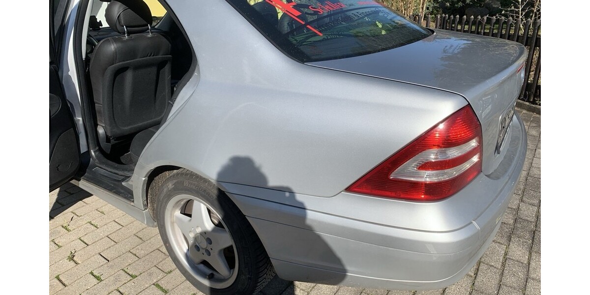 Mercedes-Benz C 200 208.000 km 3.500 &euro; Bernhardswald 93170