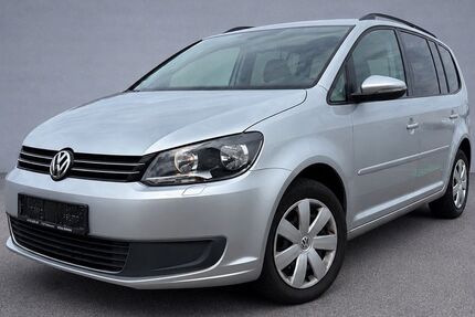 VW Touran 141.999 km 6.900 &euro; Ditzingen 71254