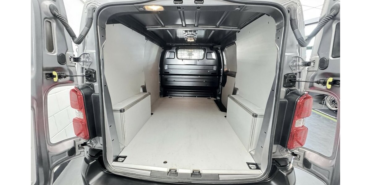 Opel Vivaro Cargo-e Elegance M 50kWh 1.Hand PDC 32.600 km 18.650 &euro; Lich 35423