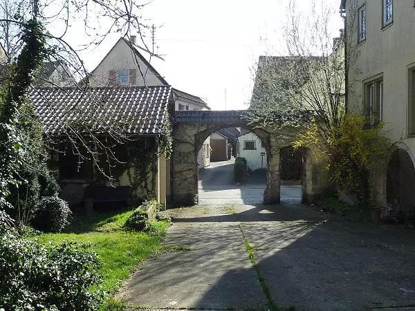 Einfamilienhaus Weikersheim - 16 Zimmer, 348 m&sup2;, 195.000&euro; | Angebot:26652456