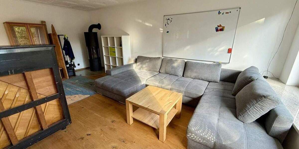 Bungalow Iphofen - 6 Zimmer, 160 m&sup2;, 1.880&euro; | Angebot:24248040