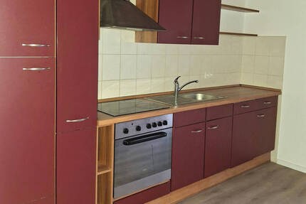 Schöne 3 ZKB mit Einbauküche und großem Balkon im 3.OG zu vermieten