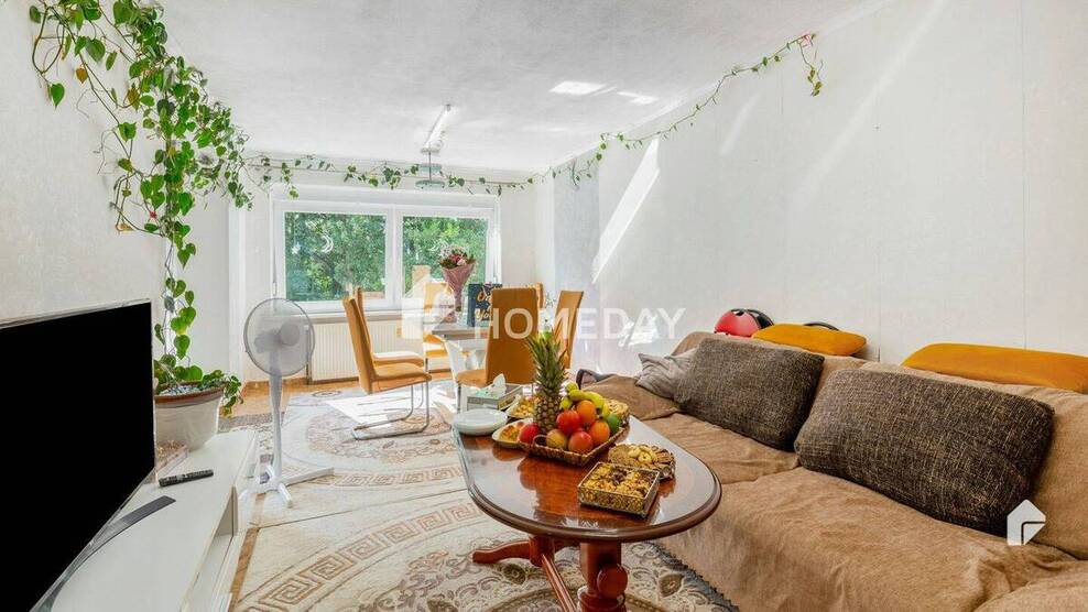 Großzügige 4-Zimmer-Wohnung mit Loggien und Stellplatz - zentrumsnah 4 zimmer