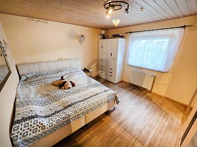 CHARMANT, ZENTRAL UND NACHHALTIG, MIT VIEL PLATZ - Einfamilienhaus Lorch | Angebot:27095314