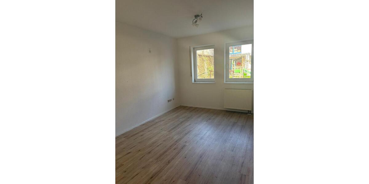 Maisonettenwohnung Ludwigshafen am Rhein Rheingönheim - 4 Zimmer, 150 m&sup2;, 1.500&euro; | Angebot:25784264